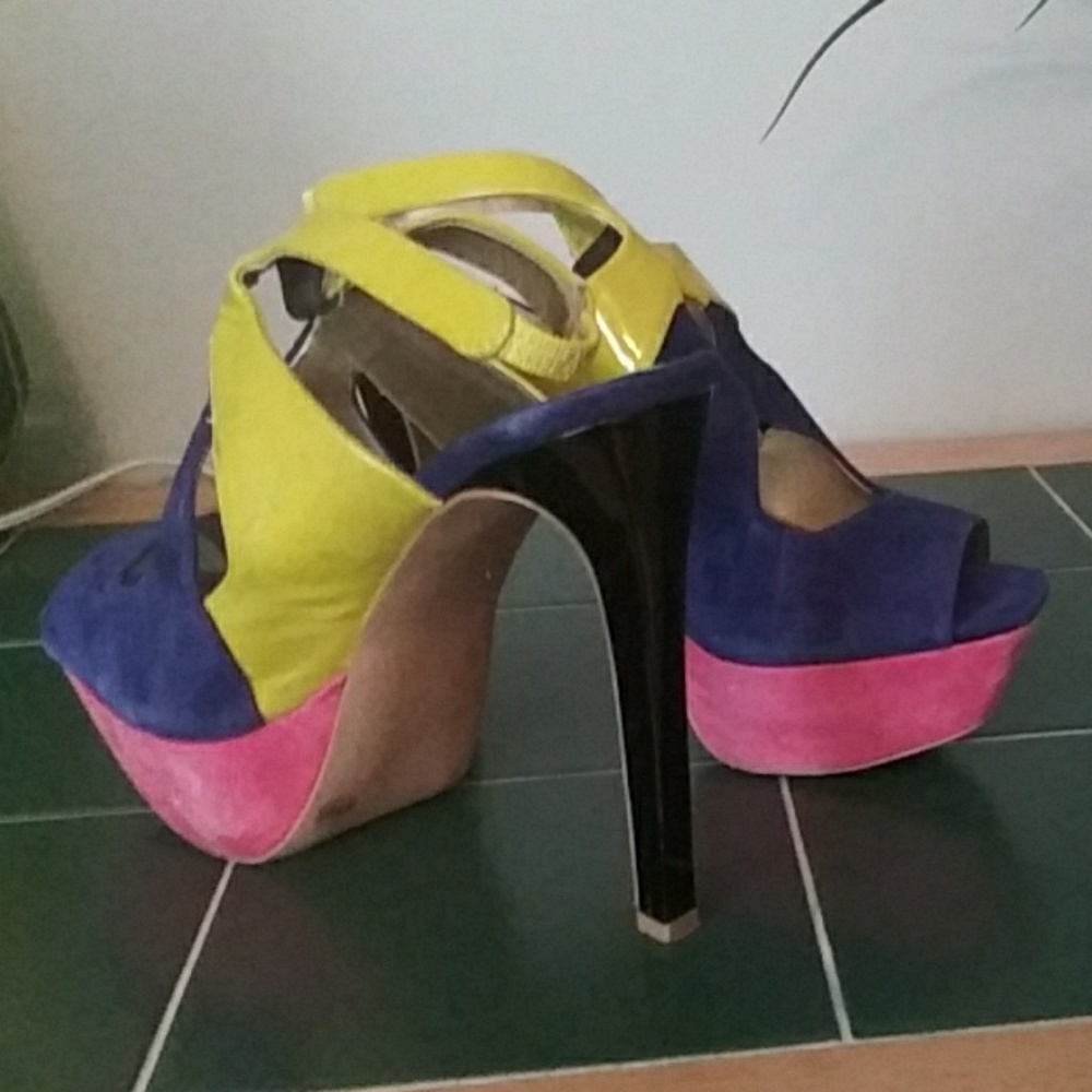 Shoes - Picture 2 of 2